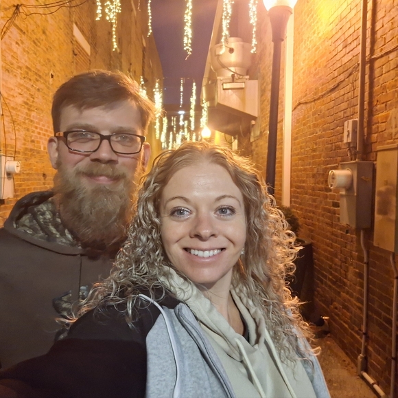 Meet your Posher, Jennifer - Picture 1 of 1